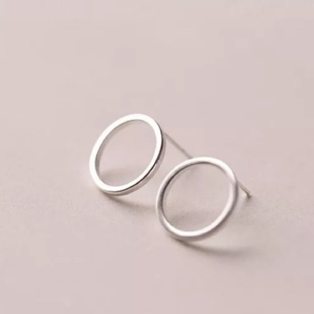 NEW 925 Sterling Silver Simple Circle Earrings - Picture 4 of 4